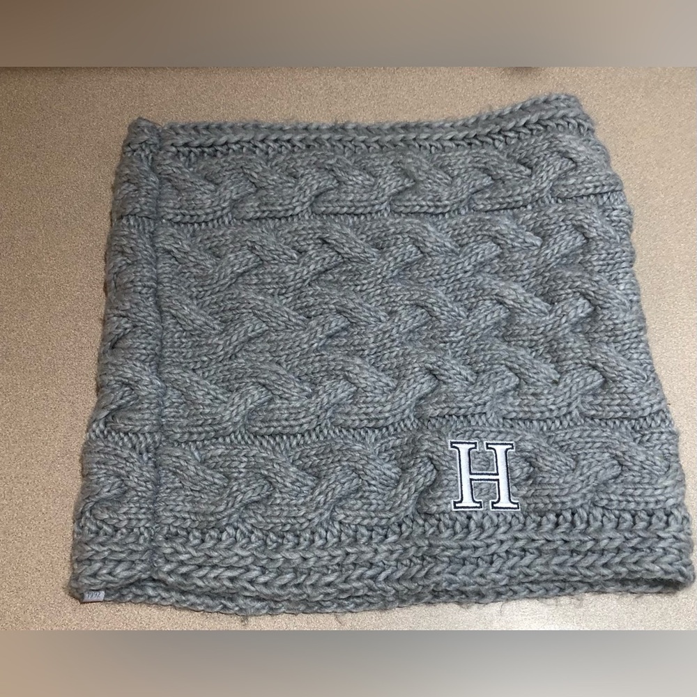 Gray Cable Knit Scarf with H Logo